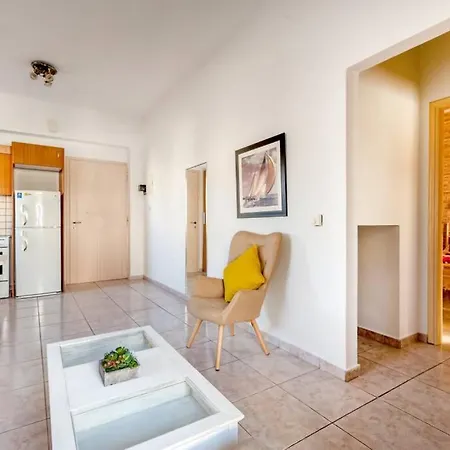 Апартаменты Jenny's Flat Near The Sea