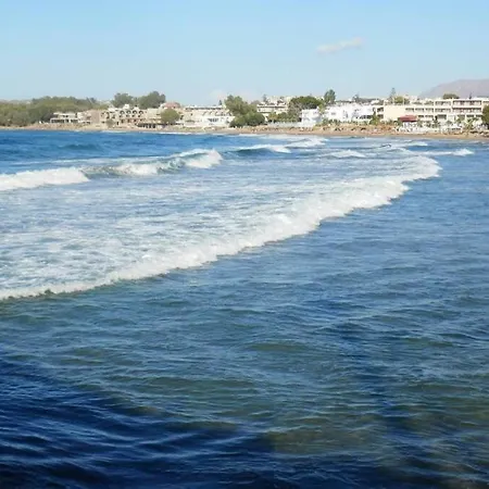 Jenny's Flat Near The Sea * Galatas (Chania)